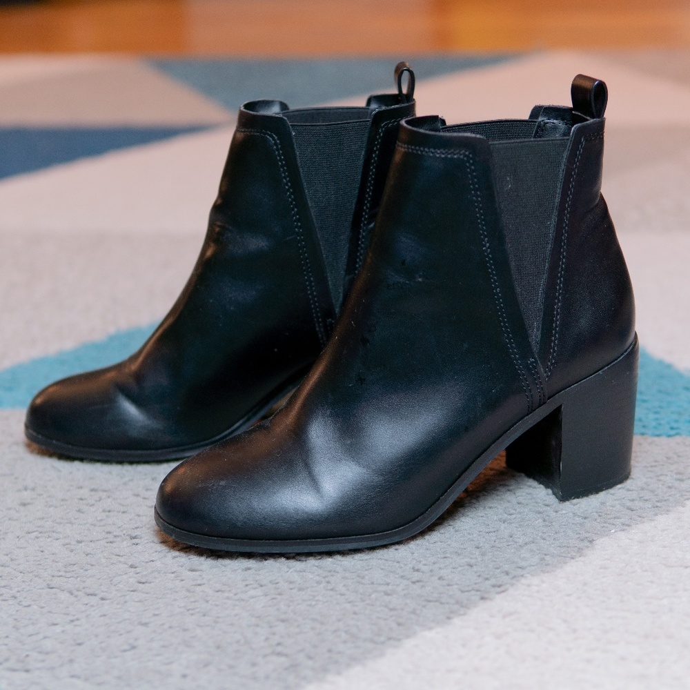 Black Ankle Chelsea